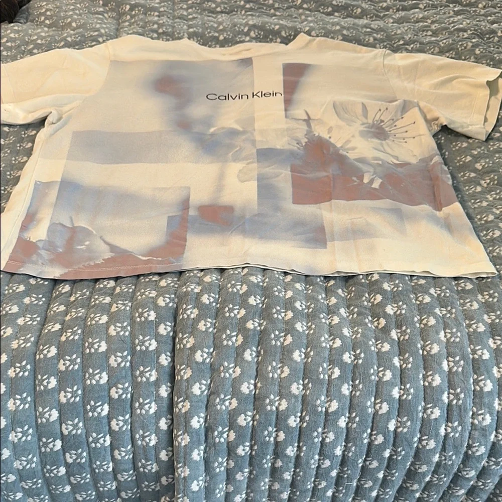 Calvin Klein Blue and White Graphic T-Shirt - Picture 1 of 3
